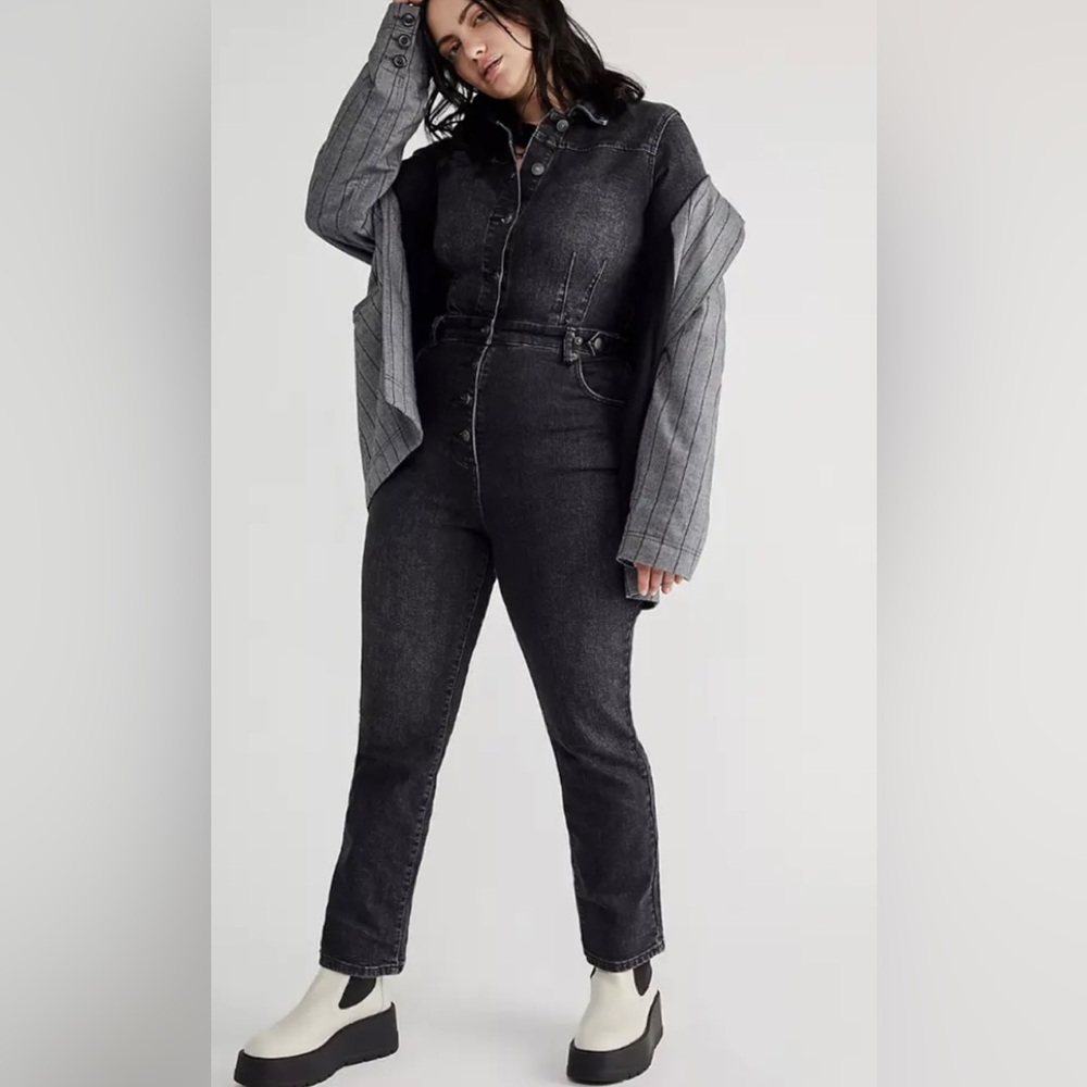 Free People -We the free CRVY Scandalous Denim Coverall